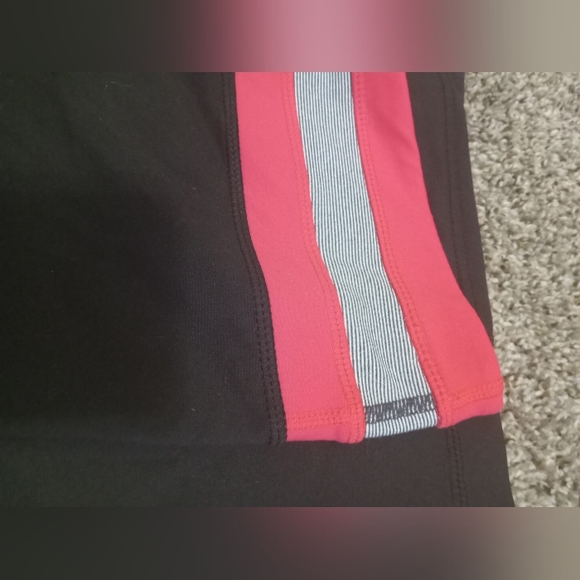 Kirkland Signature Pink & Black Tall Fit Relaxed Fit Pants - Picture 5 of 6